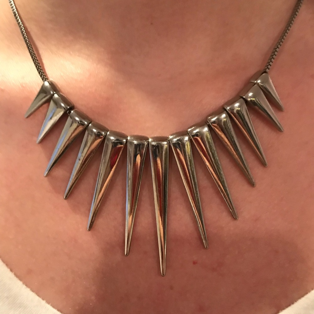 Silver spiked necklace
